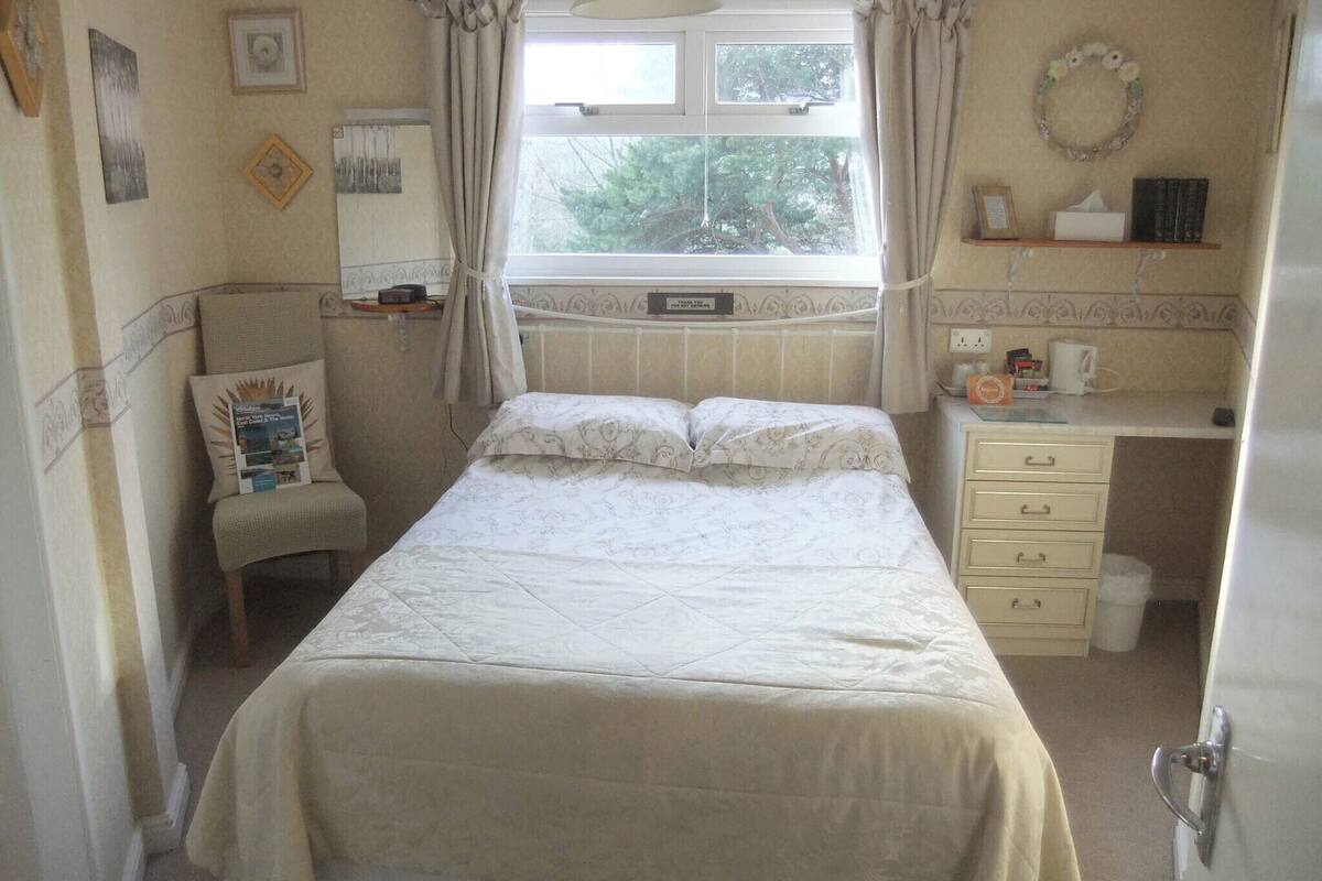 Double Room, Ensuite, Partial Sea View | Desk, laptop workspace, blackout drapes, iron/ironing board (on request)