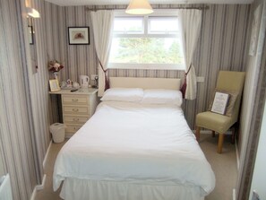 Double Room, Ensuite (Small) | Desk, laptop workspace, blackout drapes, iron/ironing board - Harmony Country Lodge (Burniston)