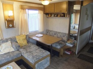 Suite, Ensuite (Torbay Caravan) | In-room dining - Harmony Country Lodge (Burniston)