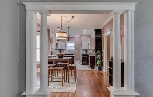 Enjoyable 4-bedroom house with AC in charming Highland Park