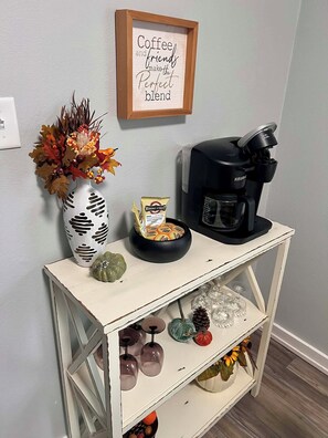 Interior - Historic Deereville Home Pet Friendly! (Dubuque)