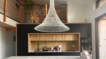 Micro-ondes, four, plaque de cuisson, lave-vaisselle