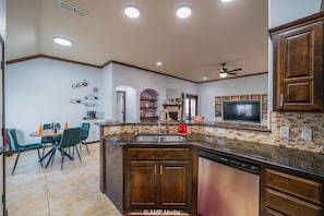 Fridge, microwave, oven, stovetop - Candy Land Lane- 3 Bedrooms | Retro Game Room! (Abilene)