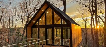 Private Modern Treehouse Retreat in the Forest