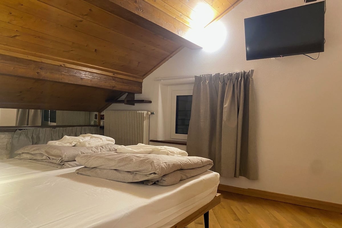 Deluxe Room | Desk, soundproofing, WiFi (free)