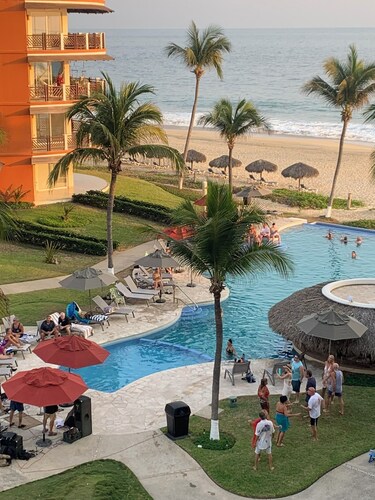 Spacious Beach front condo on 12 miles of secluded Pacific beach.