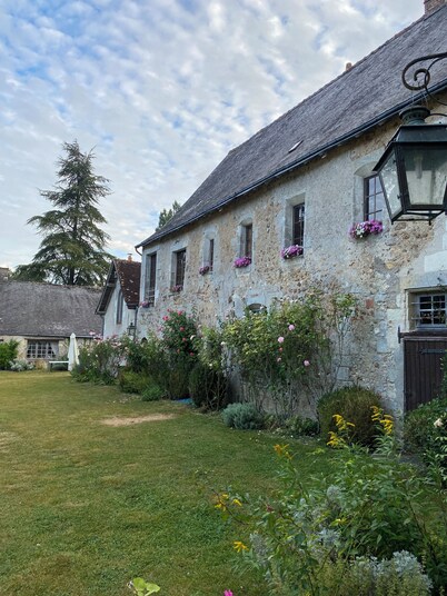 Historic Estate in the Loire Valley .Private Domain, Heated Pool (Sleeps 28–30)