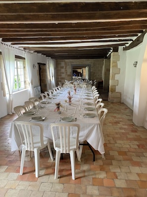 Banquet hall - Historic Estate in the Loire Valley .Private Domain, Heated Pool (Sleeps 28–30) (Pont de Ruan)