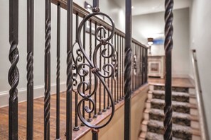 Interior - Nestled in the Heart of Bluegrass with Scenic Views & Race Day Excitement! (Lexington)