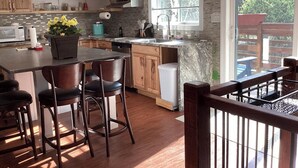 Coffee/tea maker, fridge, microwave, oven - Camp Lily, Whiteface-Vacation, Modern  Apartment, Perfect 2 bedroom with AC (Wilmington)