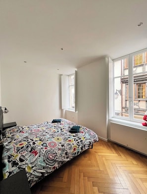 Fer et planche Ă repasser, Wi-Fi, draps fournis