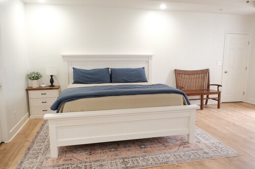 Cozy 1-bedroom apartment in downtown Moultrie.