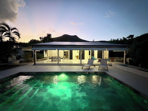 Small tropical paradise, beach & turquoise pool