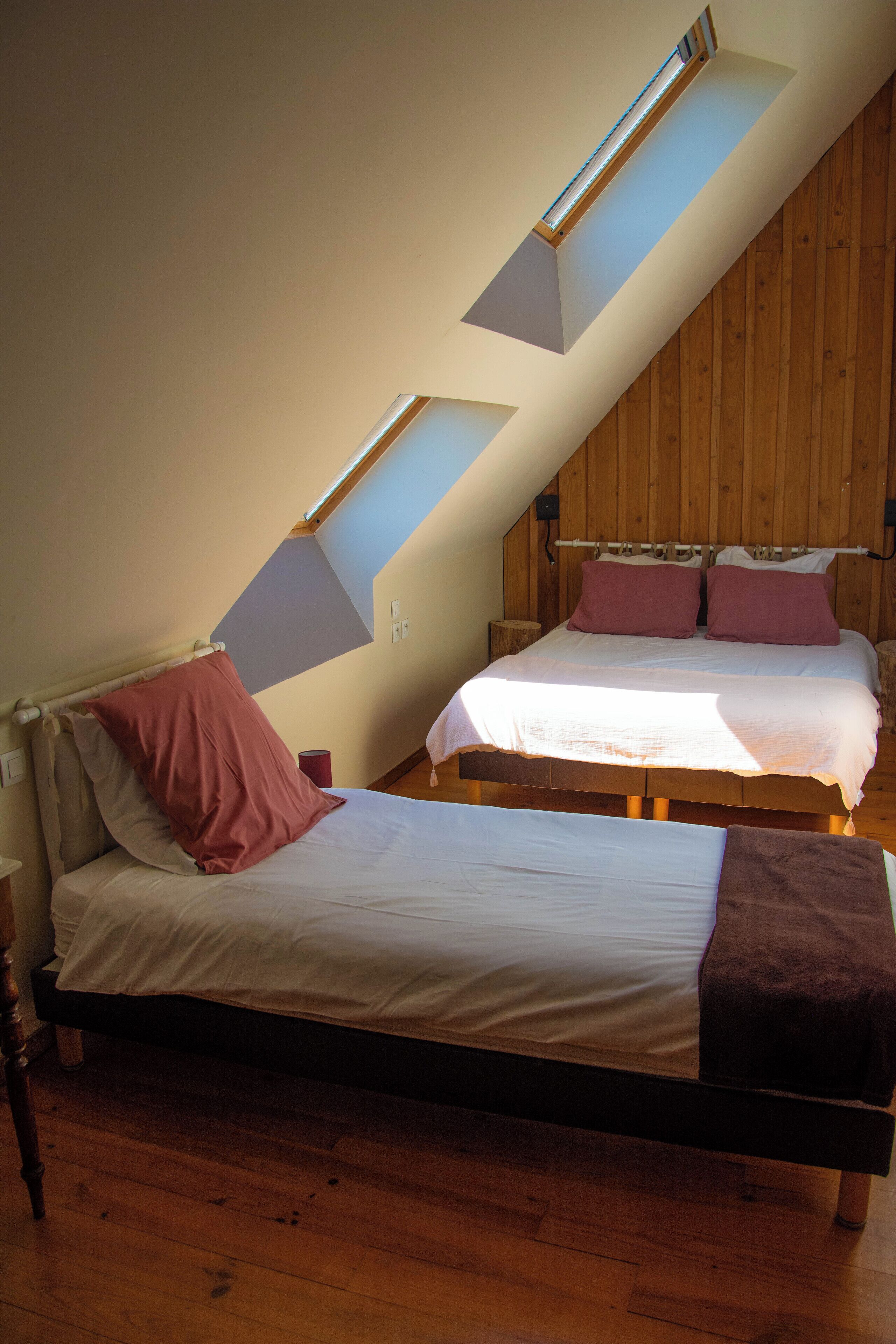 4 slaapkamers, een strijkplank/strijkijzer, gratis wifi, beddengoed