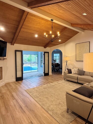 Allergen conscious 3-bedroom Daphne home with Pool