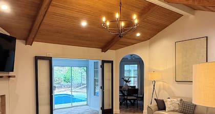 Allergen conscious 3-bedroom Daphne home with Pool