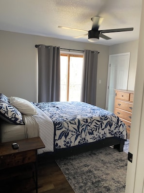 4 bedrooms, travel cot, free WiFi, bed sheets