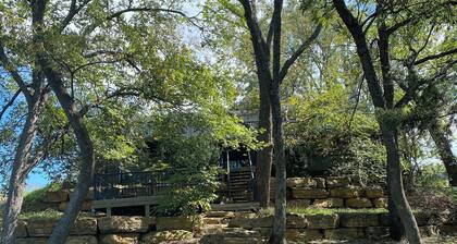 Spacious 4-bedroom house steps away from the water at beautiful Fort Scott Lake.