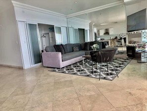 Living area - Olas Grand 3bd 14th Floor Ocean View (Playas de Rosarito)