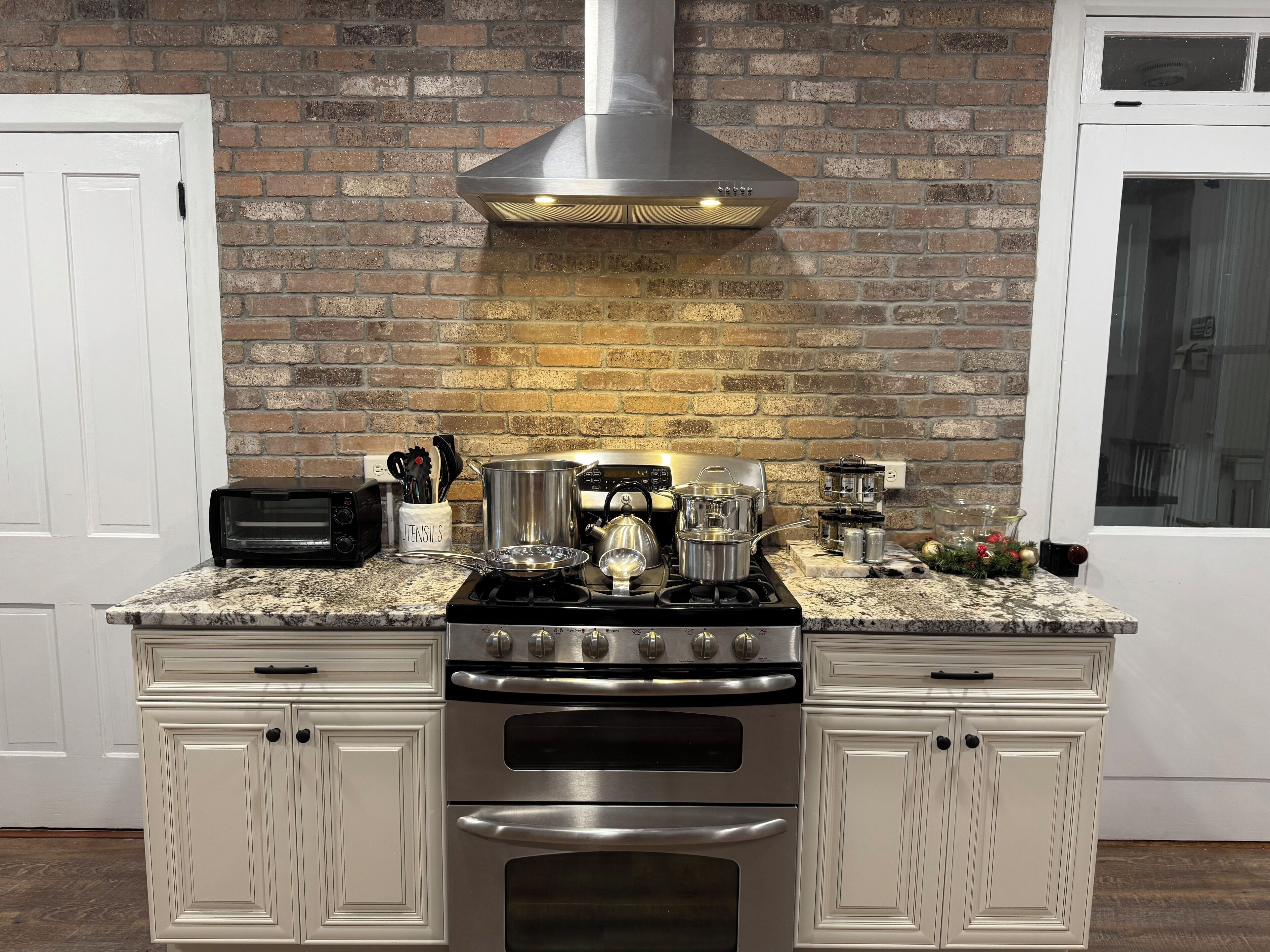 Mikrobølgeovn, ovn, kogeplade, opvaskemaskine