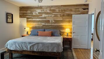 4 slaapkamers, een strijkplank/strijkijzer, reisbedje, gratis wifi