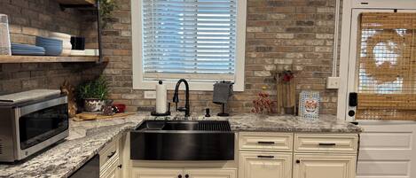 Mikrowelle, Ofen, Herdplatte, Geschirrspüler