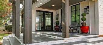 Luxury Walk-to-Stadium Stay with Backyard Retreat!