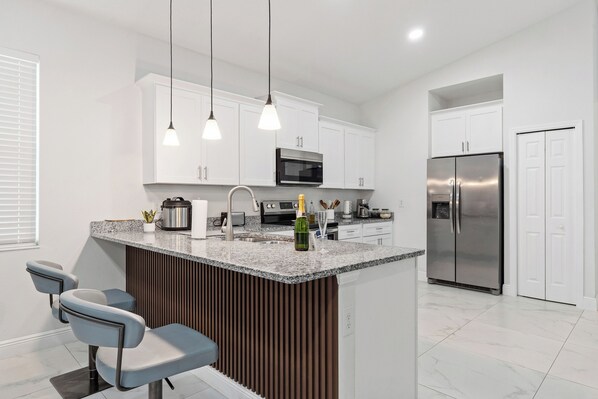Private kitchen - Hard Rock Luxury Home (Tampa)