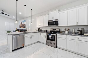Private kitchen - Hard Rock Luxury Home (Tampa)