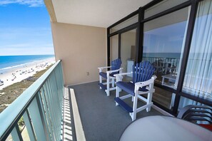 Property grounds - Perfect 1-bedroom ocean front condo in charming North Myrtle Beach sleeps 6 (North Myrtle Beach)