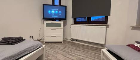 3 bedrooms, WiFi, bed sheets