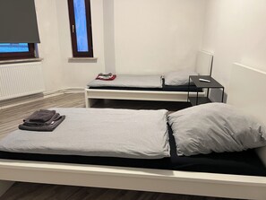 3 室のベッドルーム、WiFi、ベッドシーツ