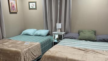 2 bedrooms, iron/ironing board, WiFi, bed sheets