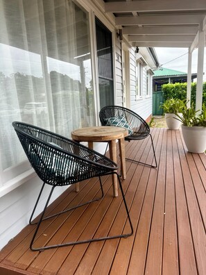 Outdoor dining - Welcome to Saltwater Escape in Swansea. (Swansea)