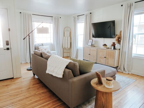 Cozy & Updated Oshkosh Home 5 Minutes from Airport