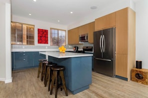 Private kitchen - Oceanview Townhome Pvt.deck M-C (Oceanside)