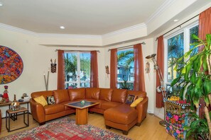 TV - Oceanview Beach Home - 209W (Oceanside)