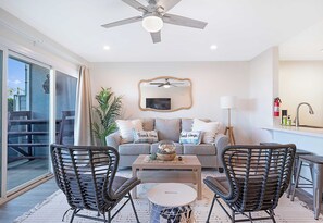 TV, offices - Sunrise & Sunset by the Sea  812-1 (Oceanside)