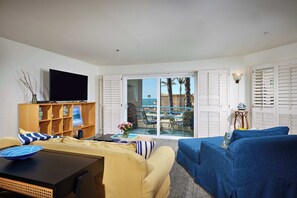 TV - 4P-201 Ocean View Steps to Beach (Oceanside)