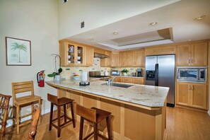 Fridge, microwave, oven, stovetop - 152-4 Coastal Luxury with Panoramic Ocean View (Oceanside)