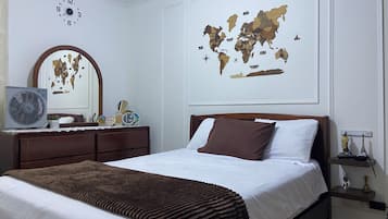 Iron/ironing board, Internet, bed sheets