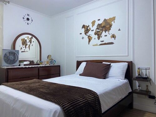 Second floor apartment 7 mins from the historic center.