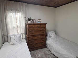 Acceso a internet y ropa de cama 