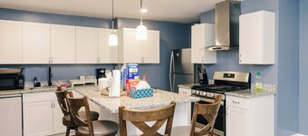 Spacious 5-bedroom house in beautiful High Point with AC