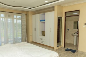 Room - Fantastic 5-bedroom villa near ciala resort in kisumu. Great hill view. (Kisumu)