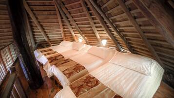 Familie bungalow | Een kluis op de kamer, een bureau, verduisterende gordijnen