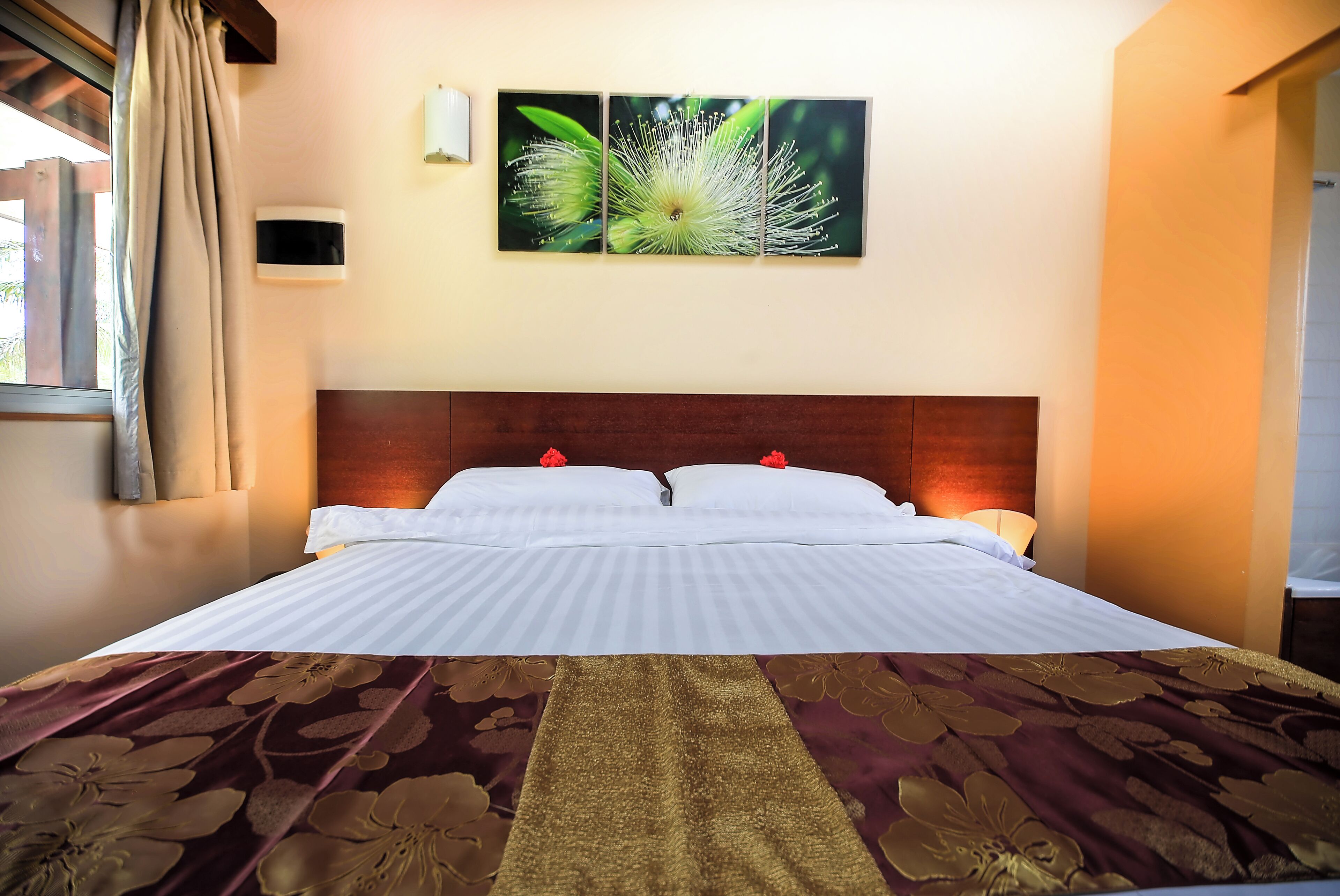 豪華客房 | 房內夾萬、書桌、遮光窗簾/窗簾