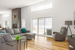 Smart TV - Chalet LE ST-MO - avec spa (Trois-rives)