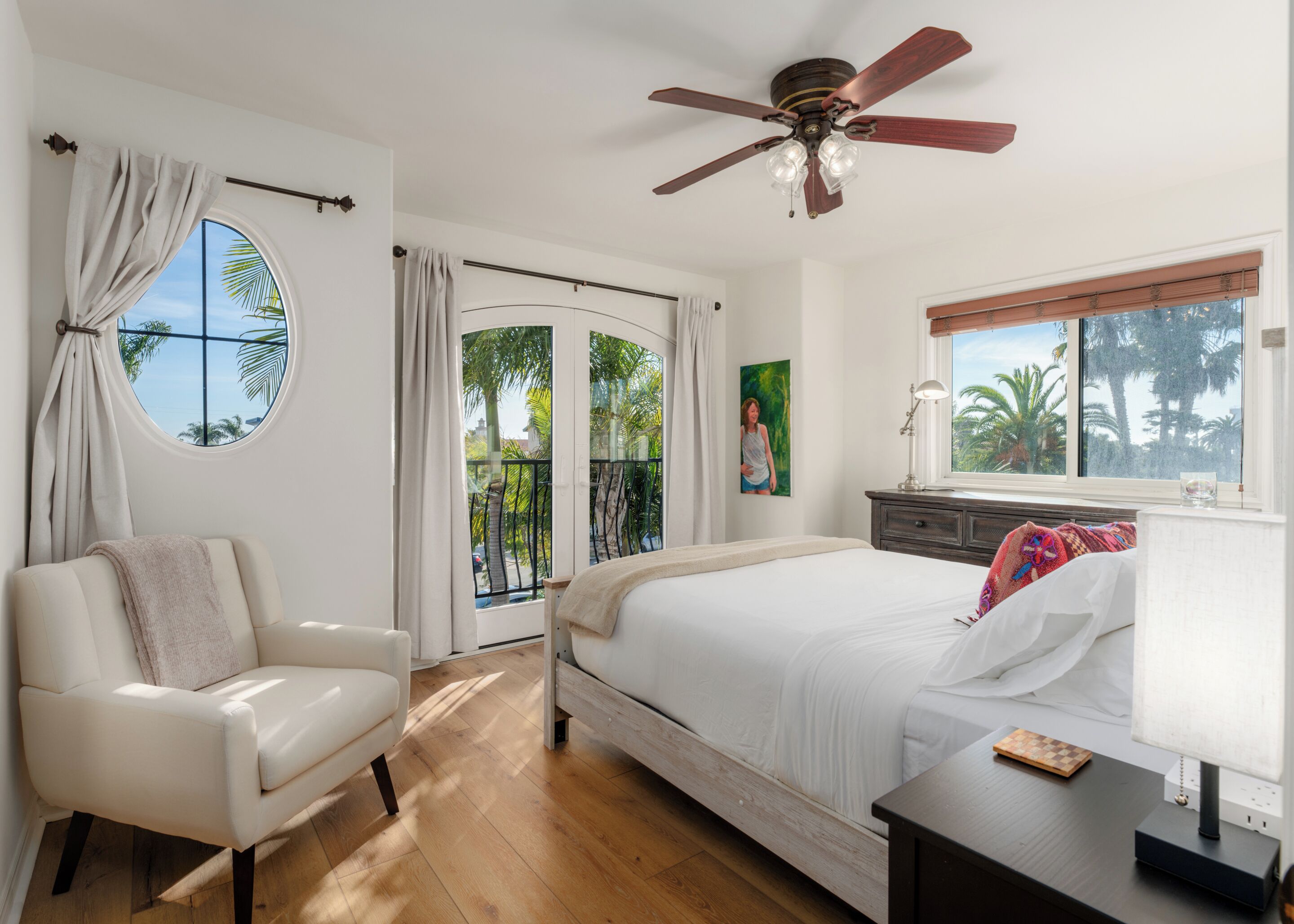 4 bedrooms, desk, iron/ironing board, free WiFi