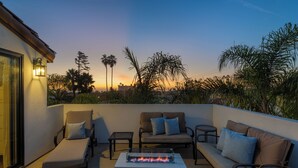 Terrace/patio - Chalcedonia Beach Gem | Single Family, Outdoor Living, Fire Pit, A/C, Parking (San Diego)